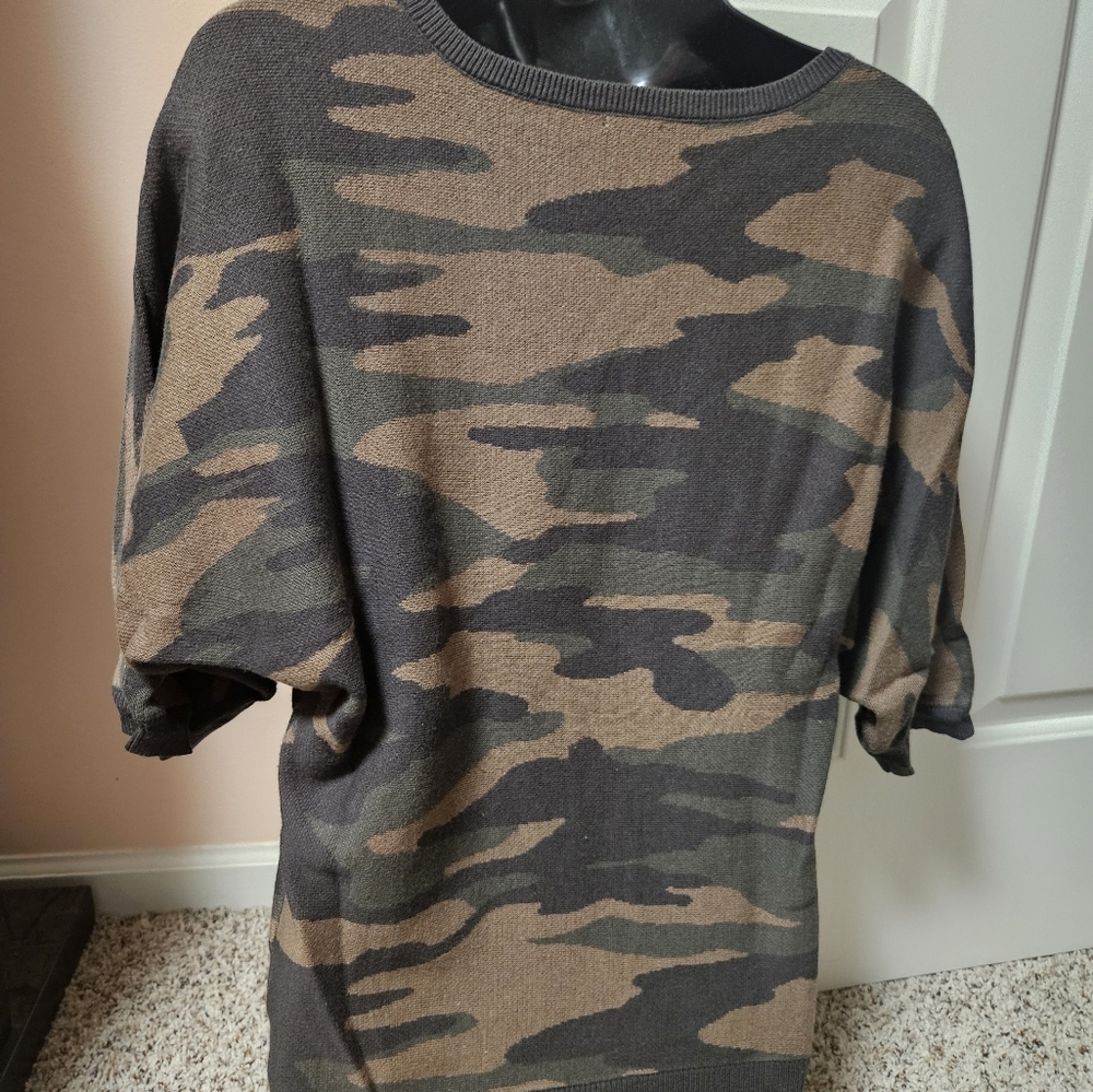 Trendy Camouflage Knit Sweater By New York & Company - Picture 8 of 11